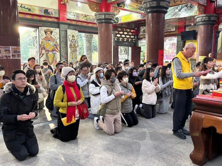 姜太公祖救人神蹟 70多位年輕人至桃園姜太公廟叩謝神恩